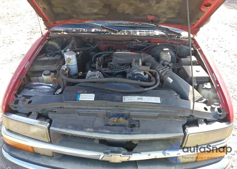 2000 Chevrolet S-10 Ls из США, поврежденный, VIN 1GCCS19W8Y8262950